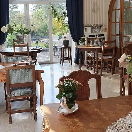 Les Buissonnets De Longchamps Couette-café