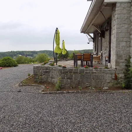 Couette-café Les Buissonnets De Longchamps 3*